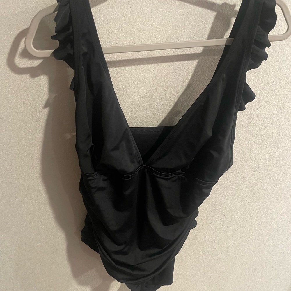 Anne Cole‎ Black Ruffled One-Piece Swimsuit Size 14